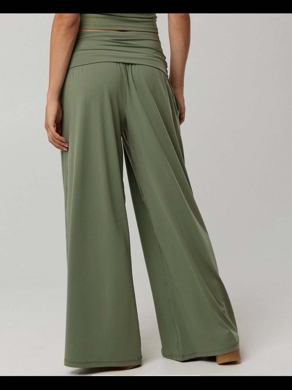 ❤️OFFLINE By Aerie Real Me
Foldover Super Wide Leg Pant - Picture 3 of 7